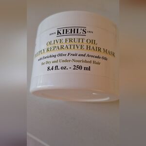Kiehl's Olive Fruit Oil Hair Mask - White